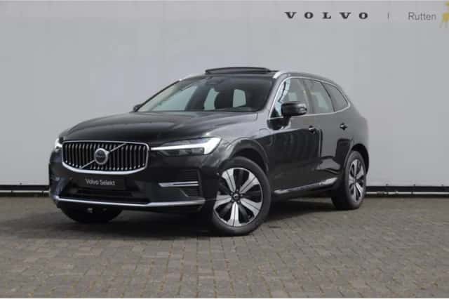 Volvo XC60 (2023) thumbnail 3
