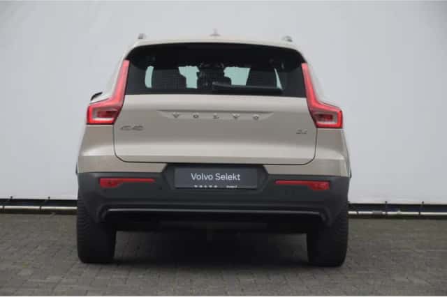 Volvo XC40 (2025) thumbnail 6