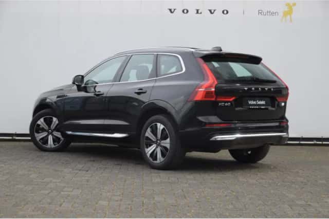 Volvo XC60 (2023) thumbnail 5