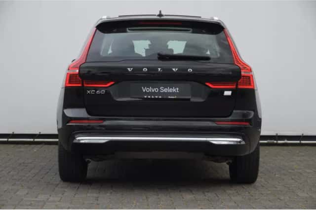 Volvo XC60 (2023) thumbnail 6