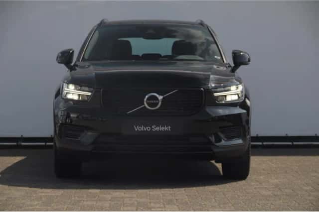 Volvo XC40 (2021) thumbnail 2