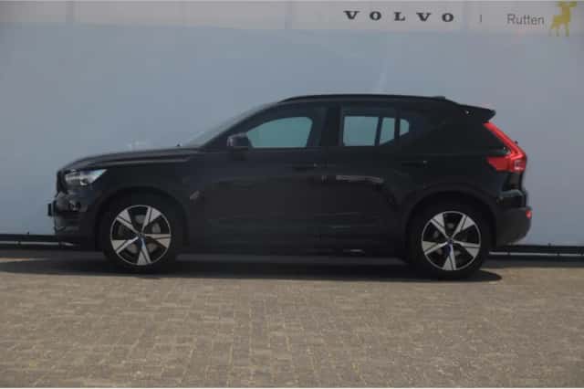 Volvo XC40 (2021) thumbnail 4