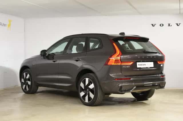 Volvo XC60 (2024) thumbnail 4