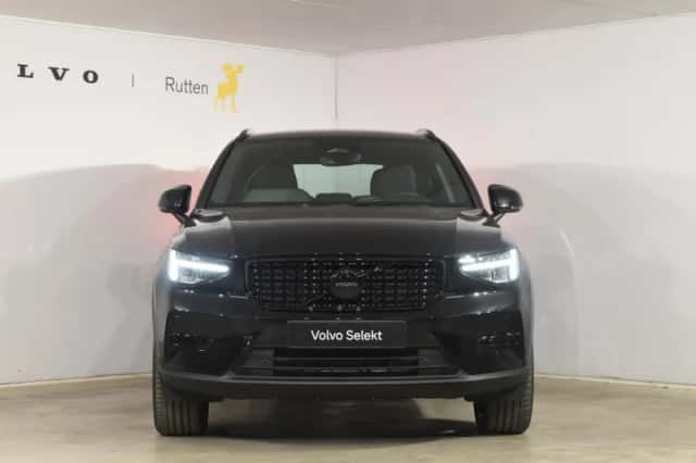 Volvo XC40 (2025) thumbnail 2