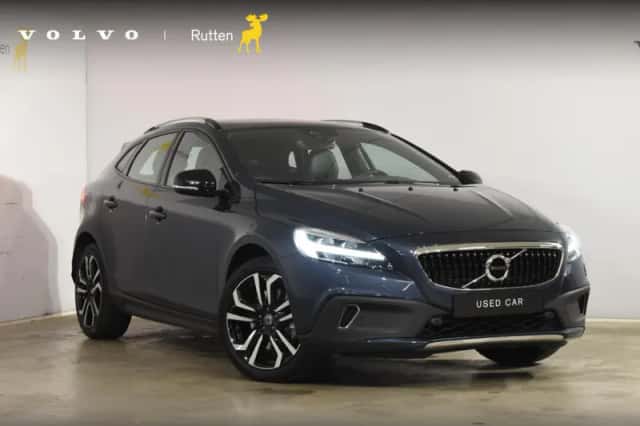 Volvo V40 (2016) thumbnail 1