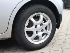Nissan Micra (2012) thumbnail 12