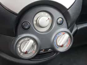 Nissan Micra (2012) thumbnail 10