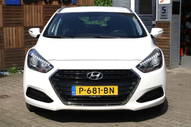 Hyundai i40 (2016) thumbnail 2