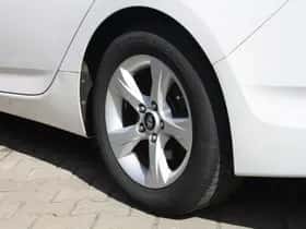 Hyundai i40 (2016) thumbnail 11