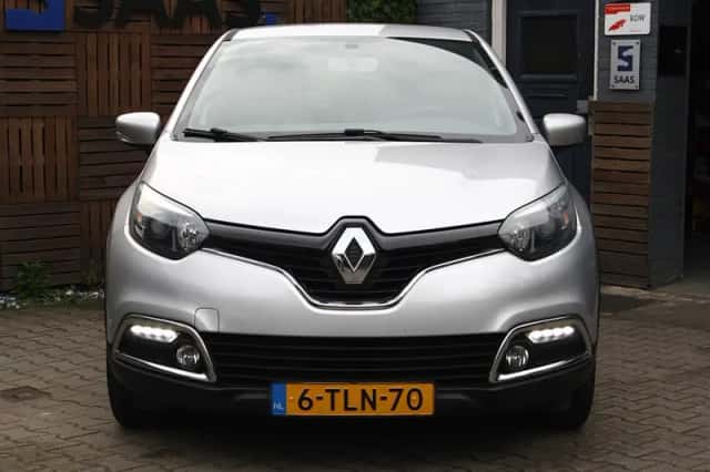 Renault Captur (2014) thumbnail 2