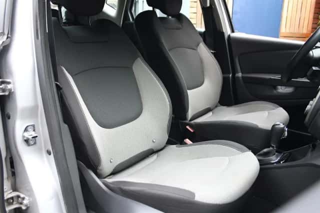 Renault Captur (2014) thumbnail 10