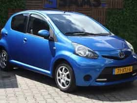 Toyota Aygo (2012) thumbnail 3