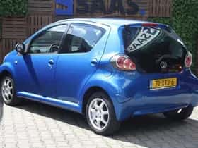 Toyota Aygo (2012) thumbnail 4