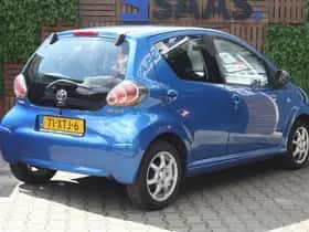 Toyota Aygo (2012) thumbnail 5