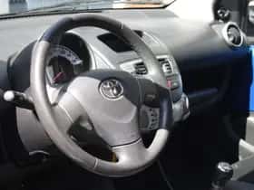 Toyota Aygo (2012) thumbnail 6
