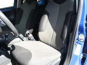 Toyota Aygo (2012) thumbnail 7