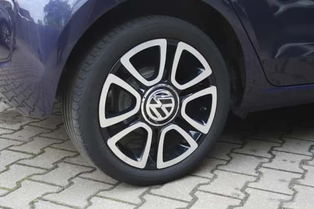 Volkswagen Up (2016) thumbnail 16