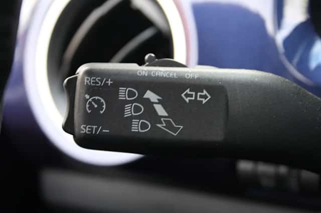 Volkswagen Up (2016) thumbnail 17