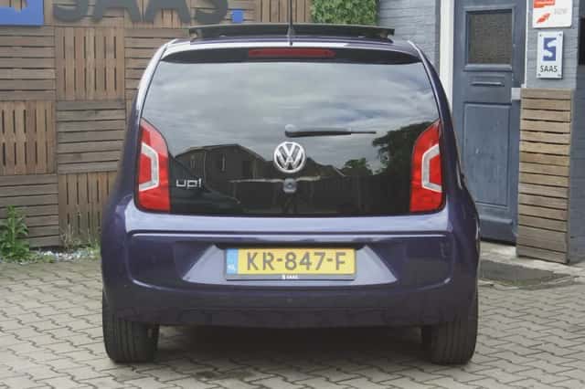 Volkswagen Up (2016) thumbnail 5