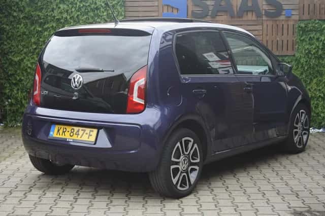 Volkswagen Up (2016) thumbnail 6