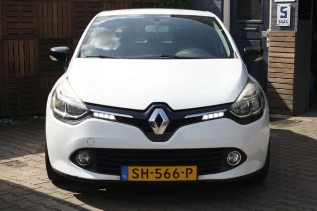 Renault Clio (2014) thumbnail 2