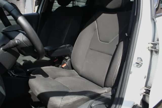 Renault Clio (2014) thumbnail 8