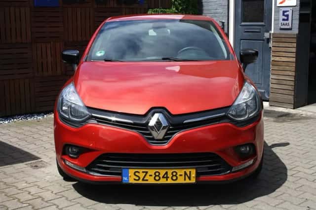 Renault Clio (2018) thumbnail 2