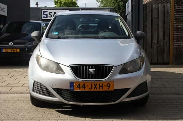 SEAT Ibiza (2009) thumbnail 2