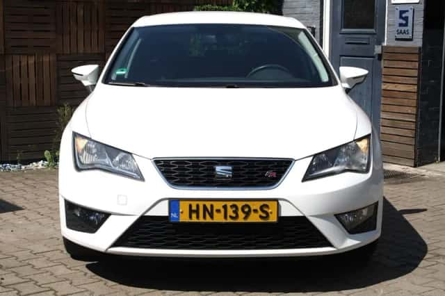 SEAT Leon (2015) thumbnail 2