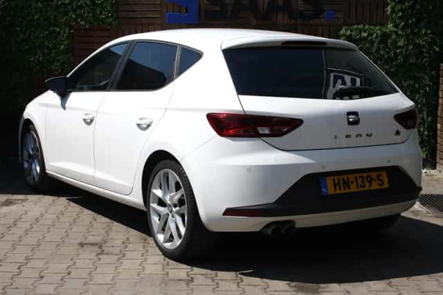 SEAT Leon (2015) thumbnail 4