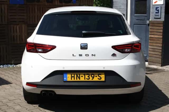 SEAT Leon (2015) thumbnail 5
