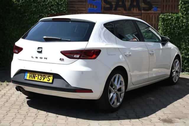 SEAT Leon (2015) thumbnail 6