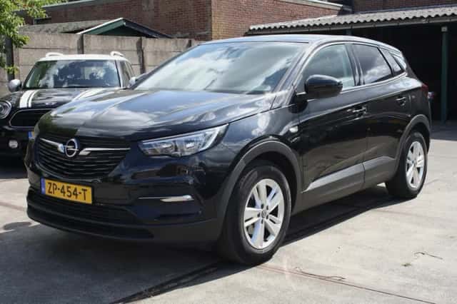Opel Grandland X (2019) thumbnail 1