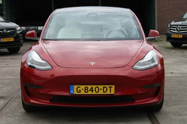Tesla Model 3 (2019) thumbnail 3