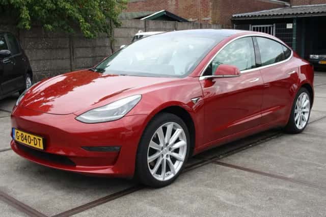 Tesla Model 3 (2019) thumbnail 4