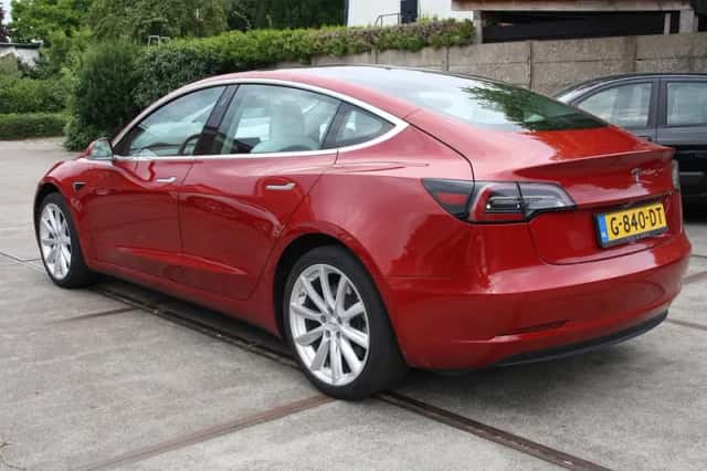 Tesla Model 3 (2019) thumbnail 5