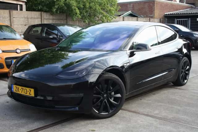 Tesla Model 3 (2019) thumbnail 1