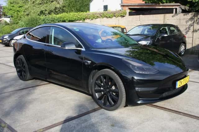 Tesla Model 3 (2019) thumbnail 3