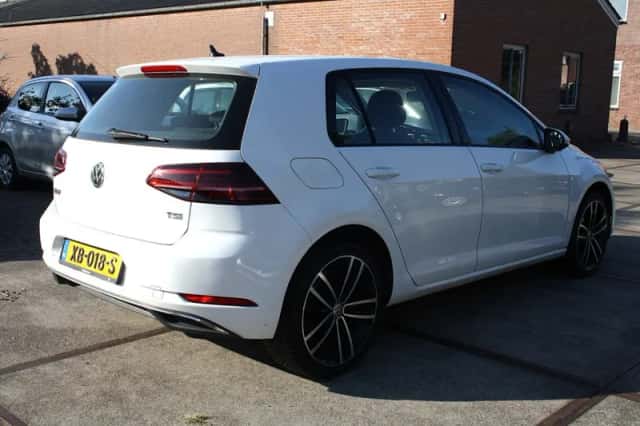 Volkswagen Golf (2017) thumbnail 4