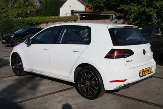 Volkswagen Golf (2017) thumbnail 6