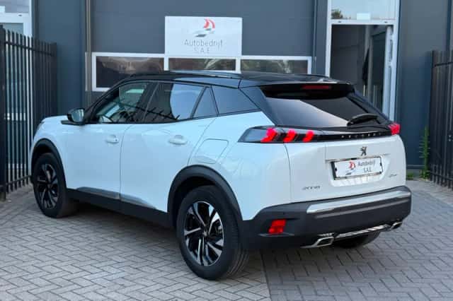 Peugeot 2008 (2020) thumbnail 3
