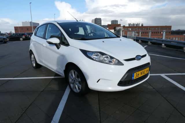 Ford Fiesta (2010) thumbnail 2