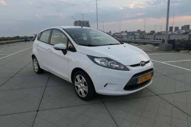 Ford Fiesta (2011) thumbnail 2