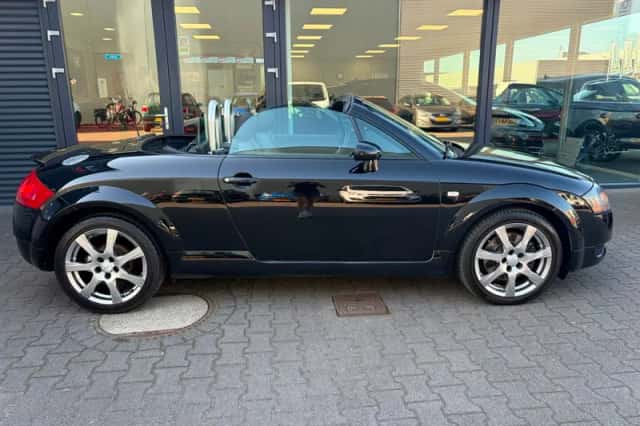 Audi TT (2002) thumbnail 5