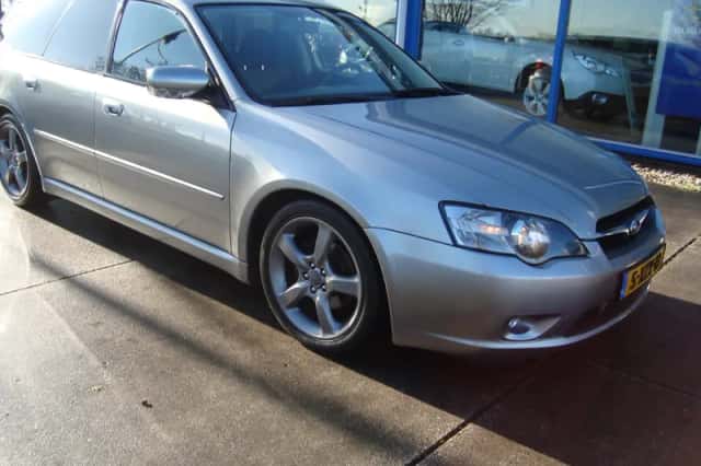 Subaru Legacy (2005) thumbnail 6