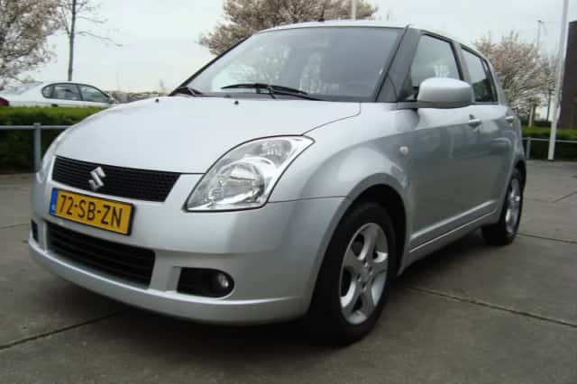 Suzuki Swift (2005) thumbnail 1