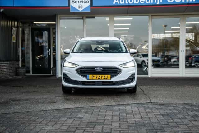 Ford Focus (2022) thumbnail 4
