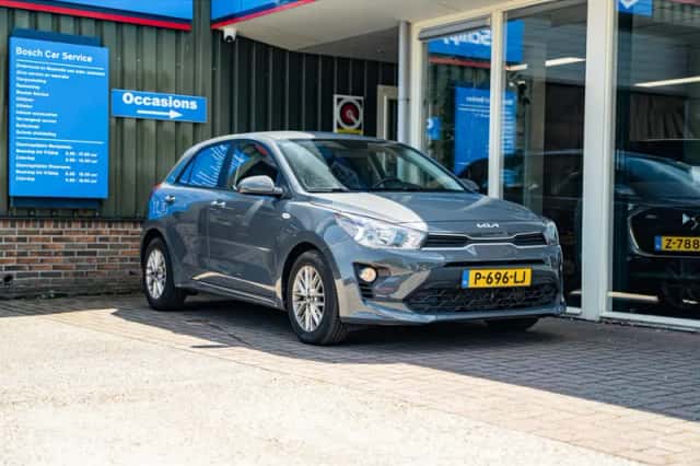 Kia Rio (2021) thumbnail 2