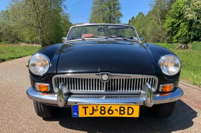 MG B type (1979) thumbnail 6