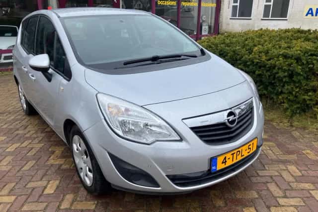 Opel Meriva (2012) thumbnail 2